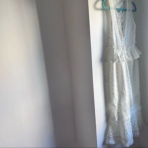 Medium Foxedox laced white dress